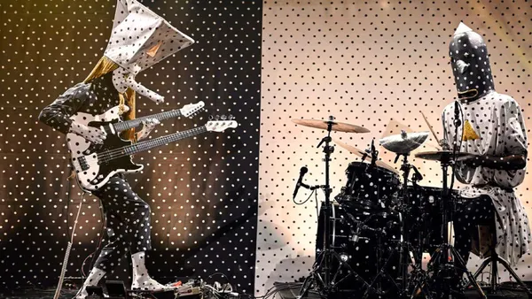 Angine de Poitrine Debut “Zugzegk” During First US TV Appearance on Fallon: Watch