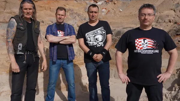 Rumble Militia / Nebenwirkung / Drongos For Europe