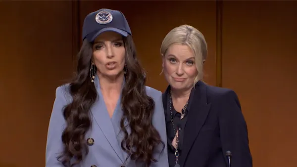 Tina Fey and Amy Poehler Play Kristi Noem and Pam Bondi in SNL’s Cold Open