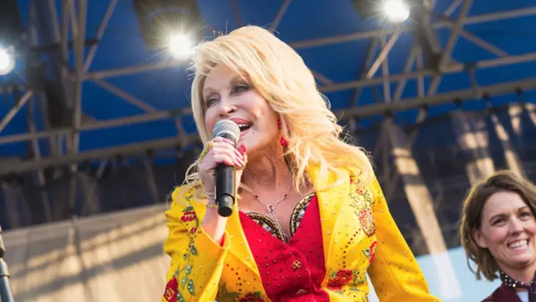 Dolly Parton Was Willing to Try “Experimental Drugs” to Help Future Cancer Patients