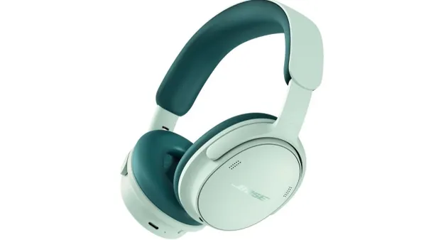 Bose’s QuietComfort Headphones Are $160 Off for a Limited Time