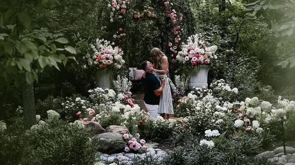Taylor Swift’s Wedding Guest List (Updating)