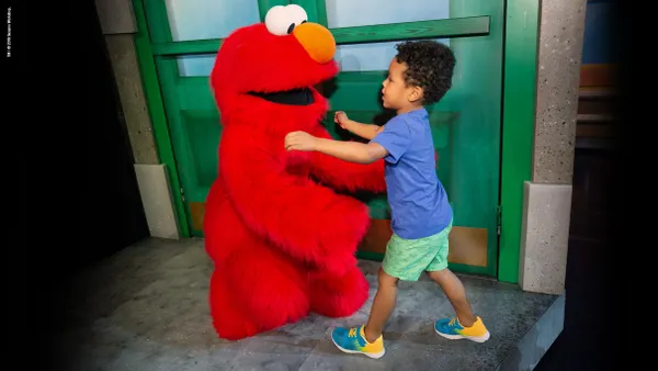 Elmo and Friends - Photo Experience