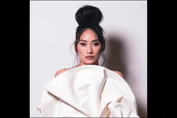 A New York Evening With Chloe Flower