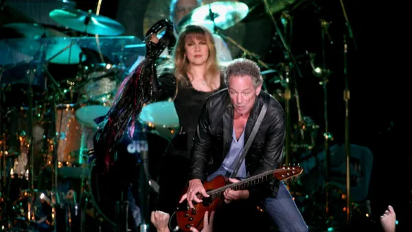 Lindsey Buckingham and Stevie Nicks Are “Talking All the Time Now”