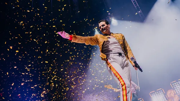 QUEENIE – TOUR LÉTO 25