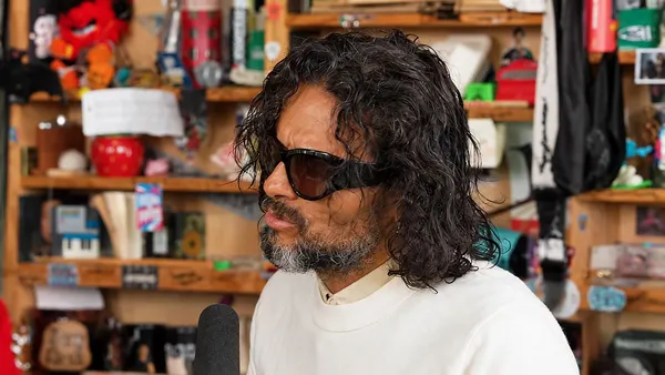 Puerto Rican Icon Draco Rosa Brings Jazz and Psychedelia to Career-Spanning Tiny Desk: Watch