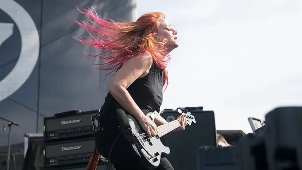 Fellow Rockers and Fans Donate $300,000 to L7 Bassist Jennifer Finch’s Brain Cancer Battle