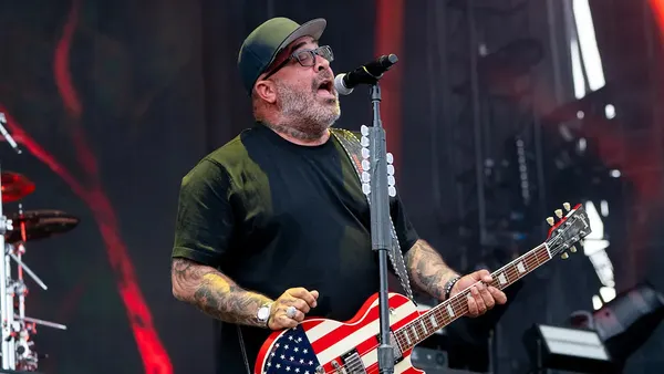 Staind’s Aaron Lewis Maps Out 2026 “American Tour”