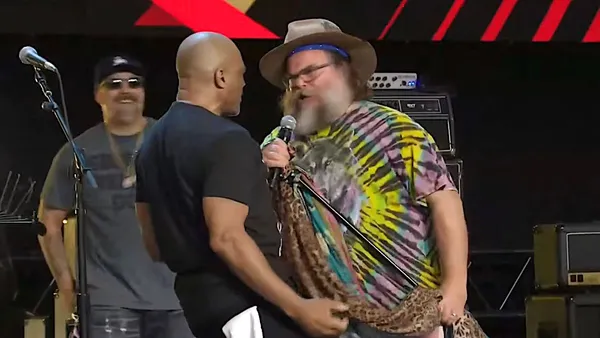 Jack Black, DMC, Tom Morello, Cypress Hill, Scott Ian, and Chuck D Perform “Walk This Way” at Power to the People Fest