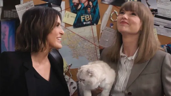 Taylor Swift (and Cat Olivia Benson) Crash Emmys’ Law & Order SVU Sketch: Watch