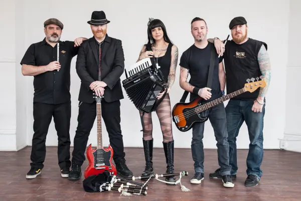 The Mahones