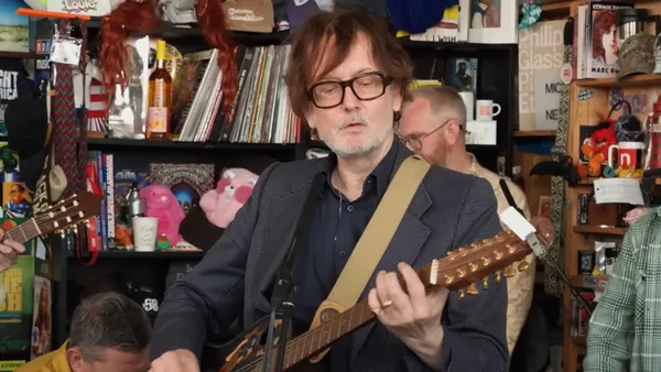 Pulp Perform Enthralling, Career-Spanning Tiny Desk Concert: Watch