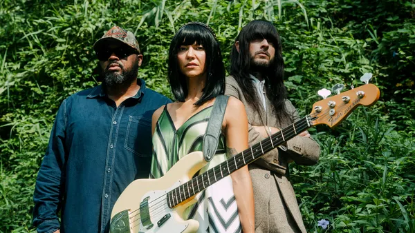 Khruangbin Surprise-Drop New Album The Universe Smiles Upon You ii: Stream
