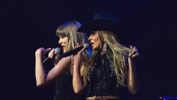 Taylor Swift Performs “Love Story” at Travis Kelce’s Tight End University Concert