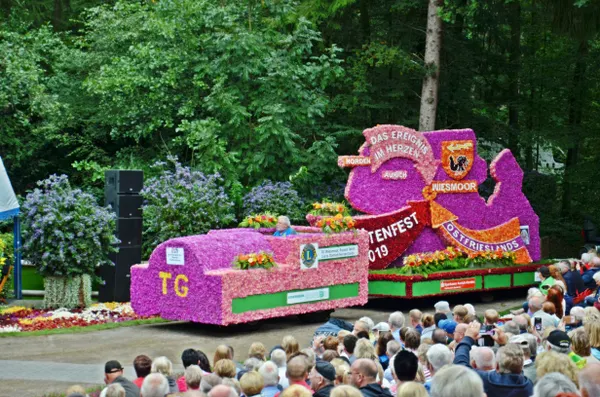 Buntes Programm (73. Blütenfest Wiesmoor)