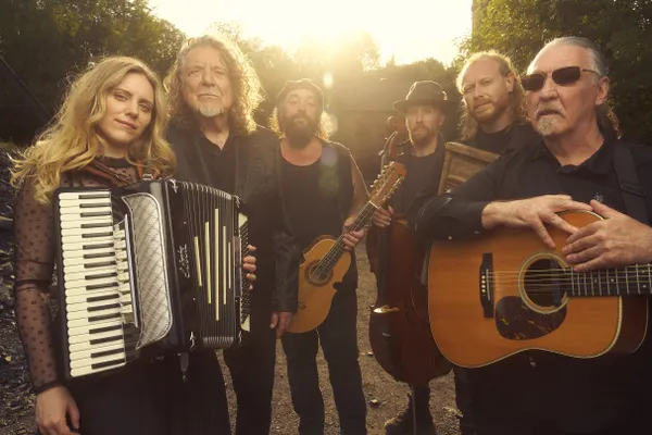 Robert Plant presents Saving Grace