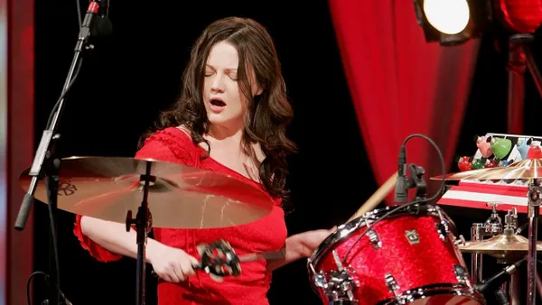 The Daily Mail Followed and Photographed the Wrong Woman While Trying to Find Meg White