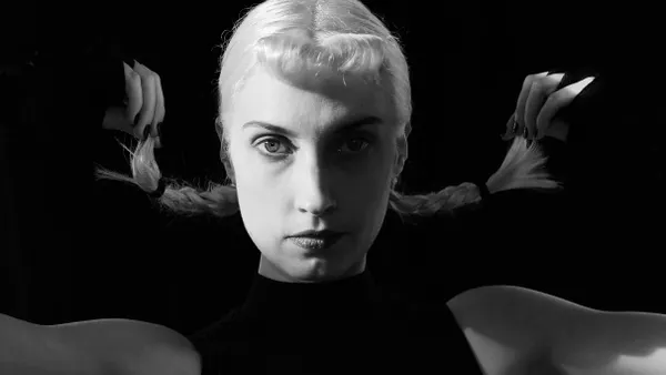 Molly Nilsson / Air Waves