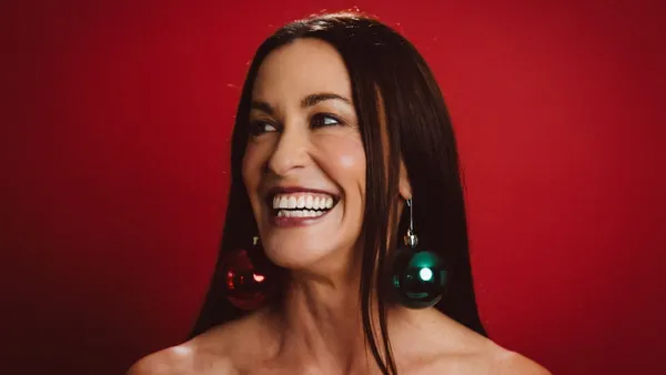 Alanis Morissette Announces First Holiday Album Good Weather for Immaculate Conception