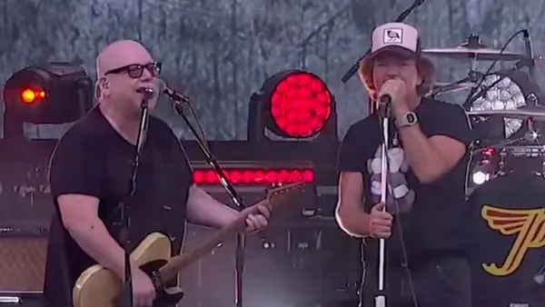 Eddie Vedder Performs with Pixies, Bad Religion, and Everyone Else at Ohana Fest