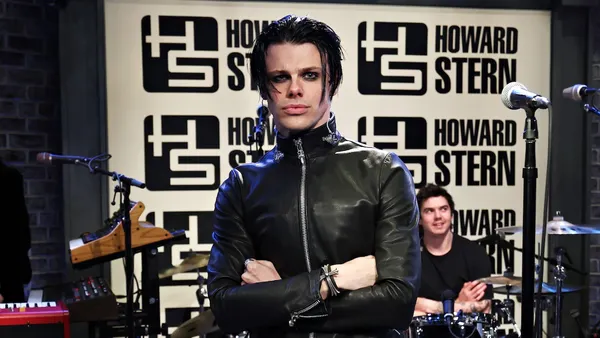 Yungblud Schools Howard Stern on Why Rock Isn’t Dead, Namechecks Turnstile and Geese