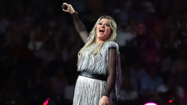 Kelly Clarkson Loves AI, But Says AI Artists Should “Compete” on Separate Charts