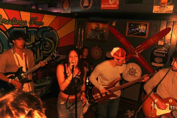 Apricot Jam with Support from Kota Dosa