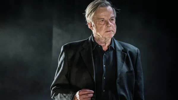Teatersamtal Krister Henriksson