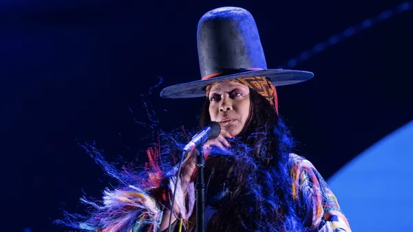 Erykah Badu Releases Mama’s Gun 25th Anniversary Reissue