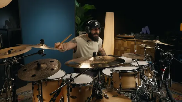 Spanish Drum Virtuoso El Estepario Siberiano Performs Nine Inch Nails Song as He Hears It for First Time: Watch