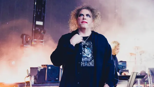 Robert Smith Roasts FIFA President Over First-Ever World Cup Final Halftime Show
