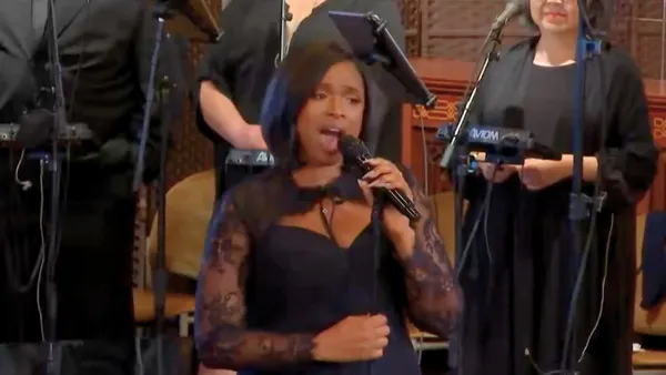 Jennifer Hudson Performs Heartfelt Renditions of “Hallelujah” and “I Will Always Love You” at Clive Davis’ Funeral: Watch