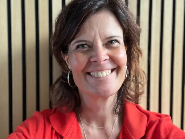 Når teenagelivet rammer den sammenbragte familie med Anne Hartung