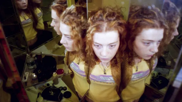 Melissa Auf der Maur Announces Album BASS WOMB ROOM, Featuring First New Music in Over 15 Years