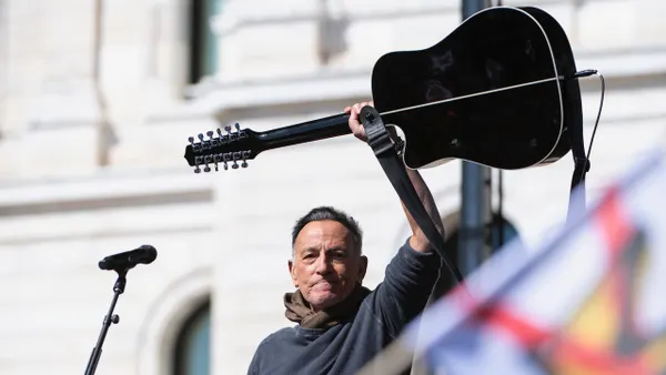 Bruce Springsteen Appears at Minneapolis No Kings Protest: “You Gave Us Courage”