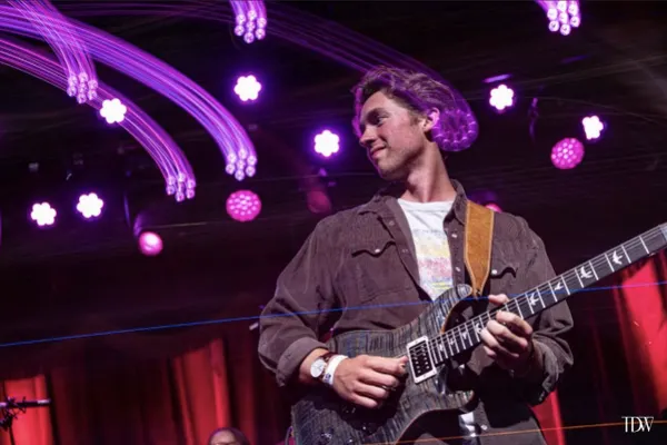 Quinn Tuff and Argyres present Shakedown Serenade