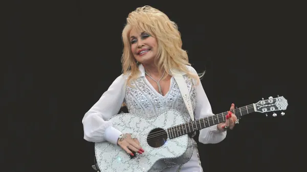 Dolly Parton’s Sister Explains Why She Kept Cancer Diagnosis Secret From Much of Family