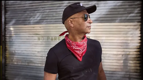 Tom Morello Announces First Solo Rock Album, Unleashes “Date Night”: Stream