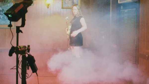 Julia Jacklin Announces Signing to 4AD, 2026 Fall North American Tour