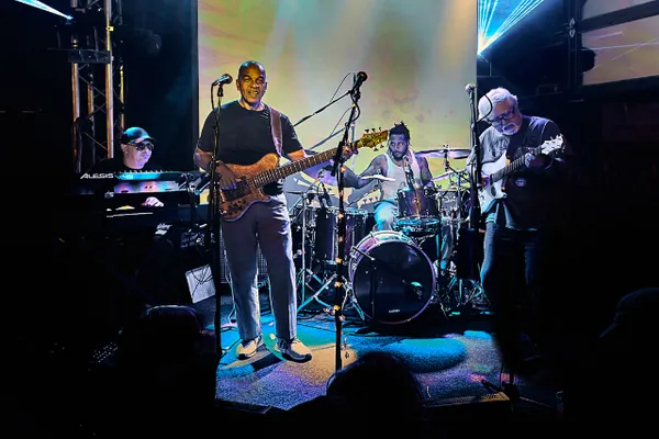 GARAJ MAHAL (LATE SHOW)