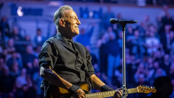 Bruce Springsteen Releases “Purple Rain” Performance Video from Minneapolis Tour Opener: Watch