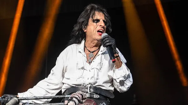 Alice Cooper Announces 2026 “Christmas Pudding” Concert with Dee Snider, Lzzy Hale, and John 5
