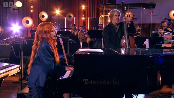 Tori Amos Covers Rolling Stones and Bob Dylan for BBC Radio 2’s Piano Room: Watch