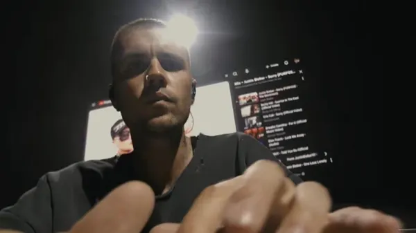 At Coachella, Justin Bieber Sang Along to Old Videos of Himself on His MacBook