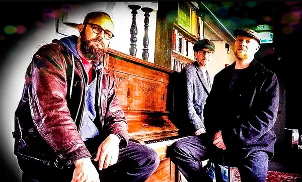 LIV I FORSAMLINGSHUSENE - Krill Band
