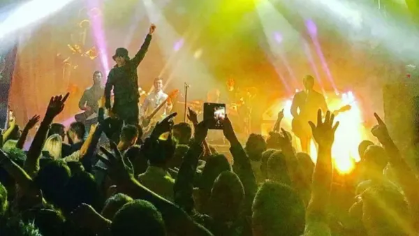 Live Forever - Oasis Tribute