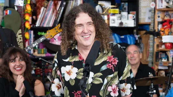 “Weird Al” Returns to NPR’s Tiny Desk 16 Years After Last Visit, This Time with a Full Band: Watch