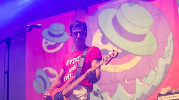 Spanish Punk Band Airbag Loved Weezer So Much They Played Entire Sets of Covers in Their Early Years: “We Wanted to Be Like Them”